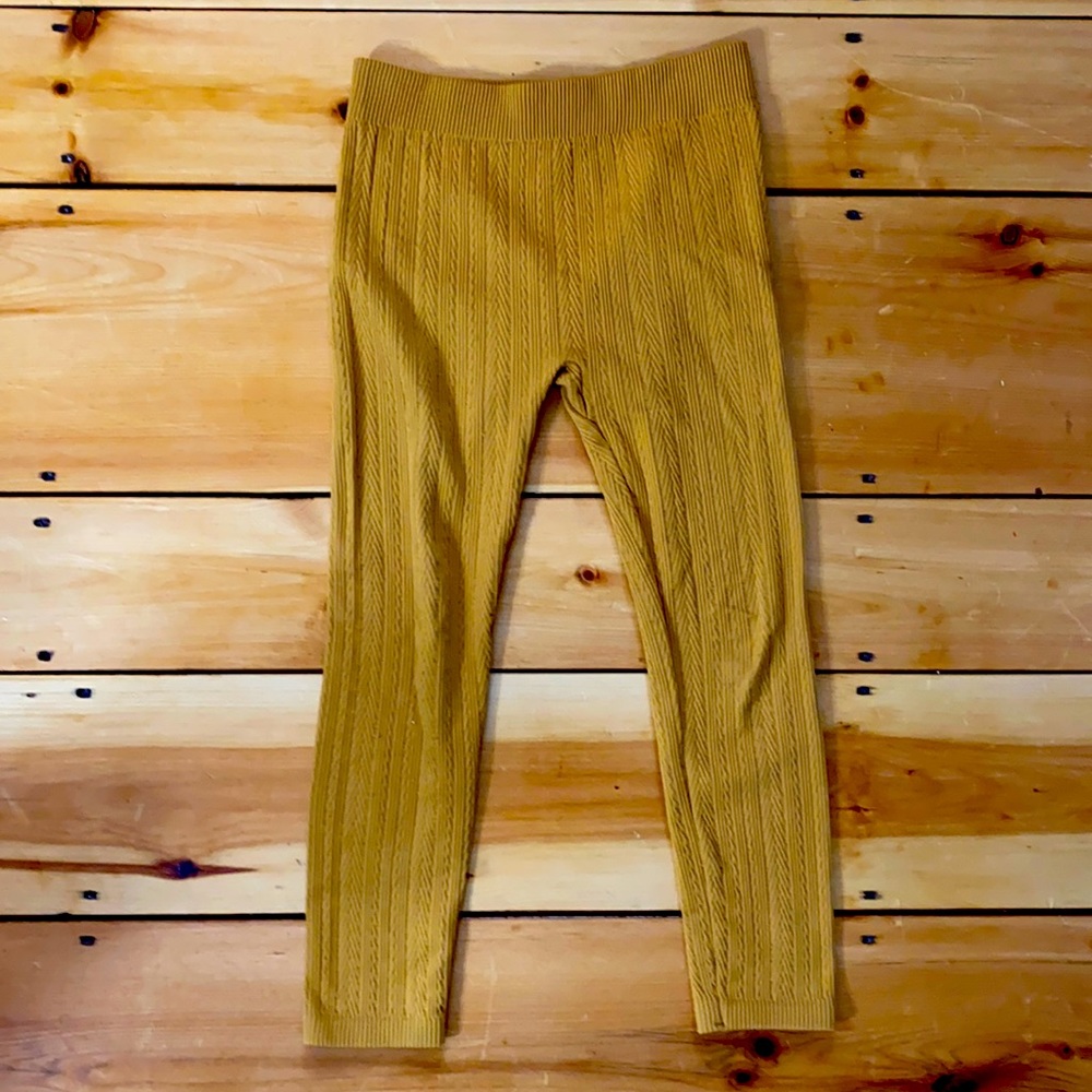 Yellow soft leggings
